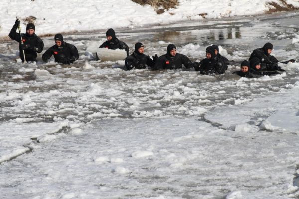 Sıfırın altında zorlu arayış - Resim: 2