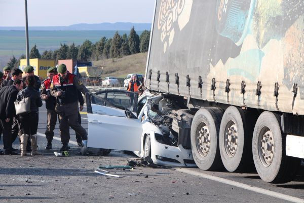 TEM Otoyolu'nda feci kaza - Resim: 2