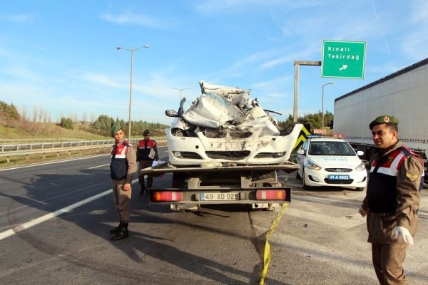 TEM Otoyolu'nda feci kaza - Resim: 4