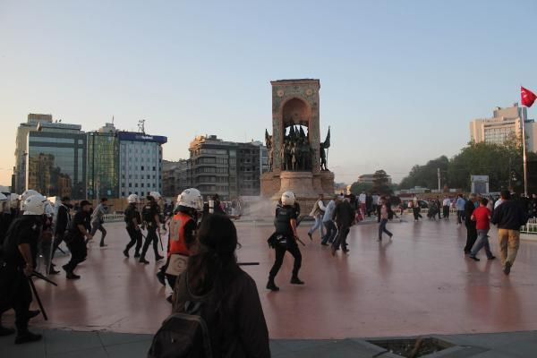 Taksim'de bir müdahale daha - Resim: 3