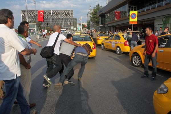 Anmaya tepki gösteren taksiciye dayak  - Resim: 4