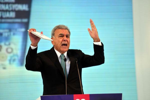 İzmir Fuarı açılışında olaylar çıktı - Resim: 2