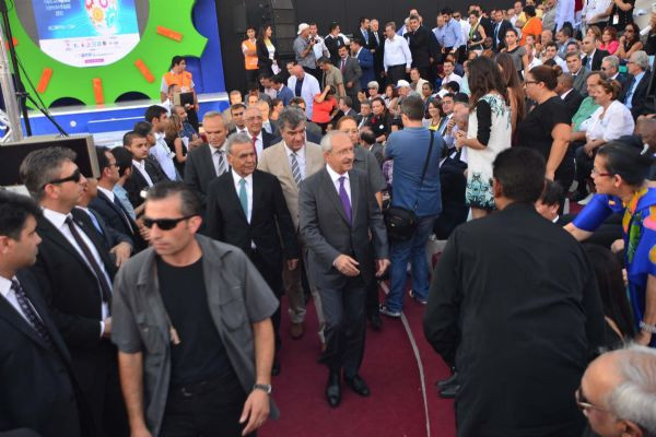 İzmir Fuarı açılışında olaylar çıktı - Resim: 3