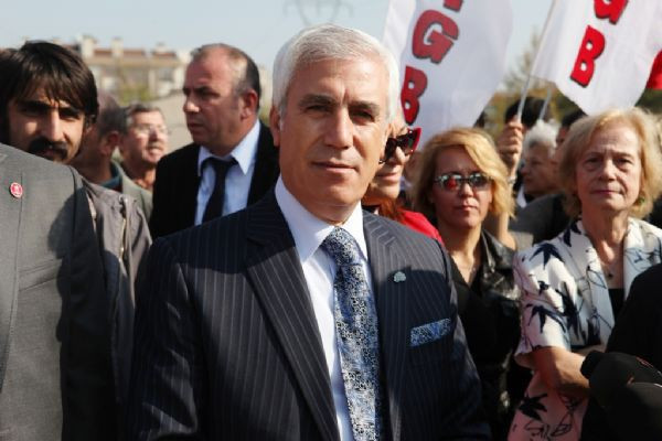 Tahribat yapanları kınıyorum - Resim: 1