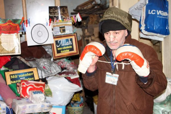 Milli boksör sokaklara düştü - Resim: 3