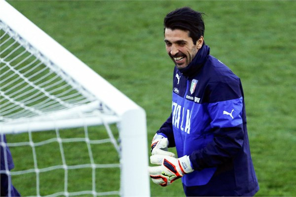 Dünyanın en zengin futbolcuları - Resim: 3