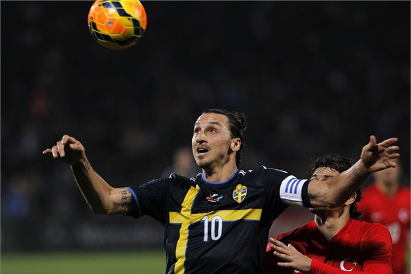 Dünyanın en zengin futbolcuları - Resim: 4