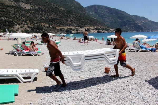 Fethiye'de plaj tahliyesi kriz yaratti - Resim: 1