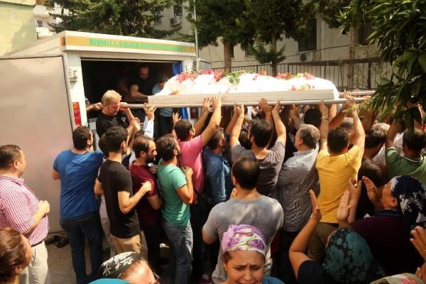 Davul zurnalı cenaze anne de oynadı - Resim: 4