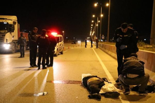 Antalya'da yaya geçidinde ambulansın çarptığı öğretmen öldü - Resim: 1