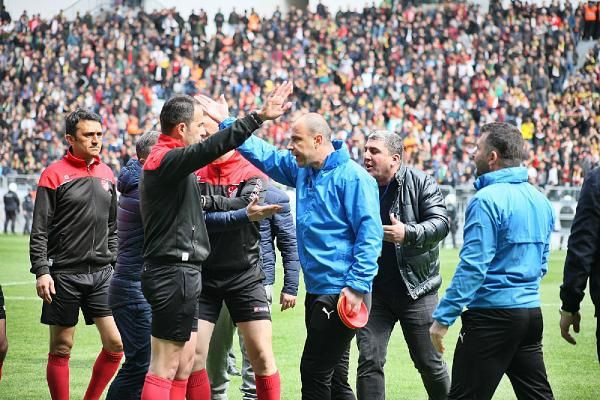 Amed Sportif- Sakaryaspor futbolcuları maç öncesi kavga etti - Resim: 3