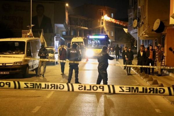 İstanbul'da kanlı gece: Cadde ortasında vuruldu! - Resim: 2