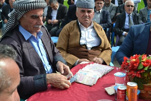 Batman'da hayat durdu! Aşiret düğününde servet toplandı - Resim: 3