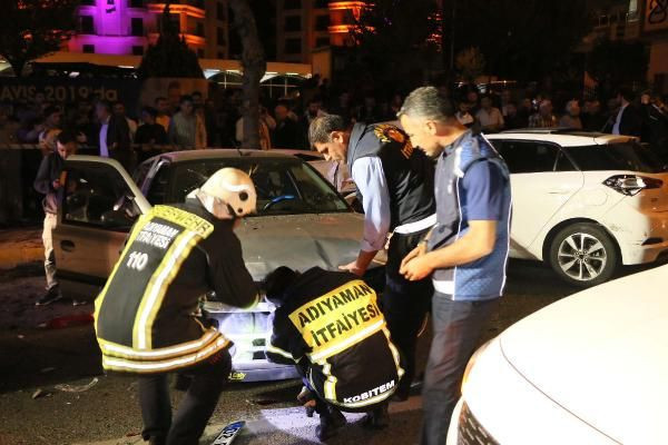Adıyaman'da 5 aracın karıştığı zincirleme kazada 15 kişi yaralandı - Resim: 1