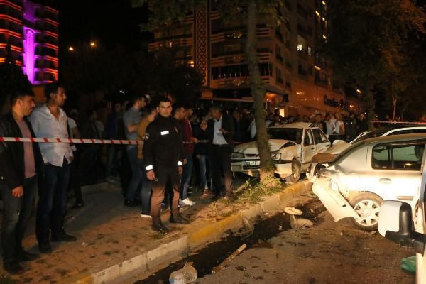 Adıyaman'da 5 aracın karıştığı zincirleme kazada 15 kişi yaralandı - Resim: 3