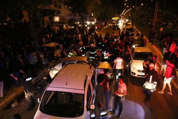 Adıyaman'da 5 aracın karıştığı zincirleme kazada 15 kişi yaralandı - Resim: 4