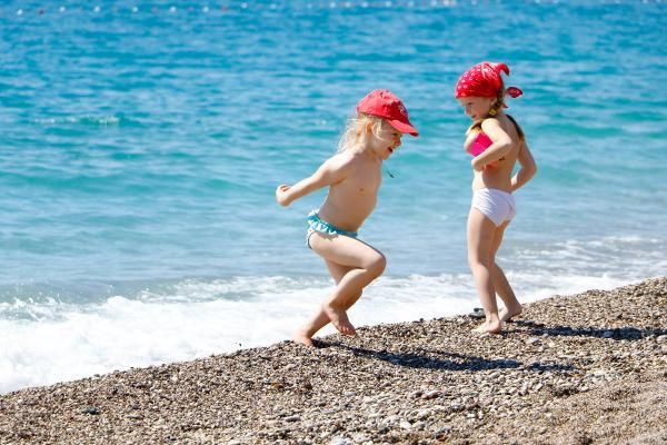 Konyaaltı sahili turistlere kaldı - Resim: 2