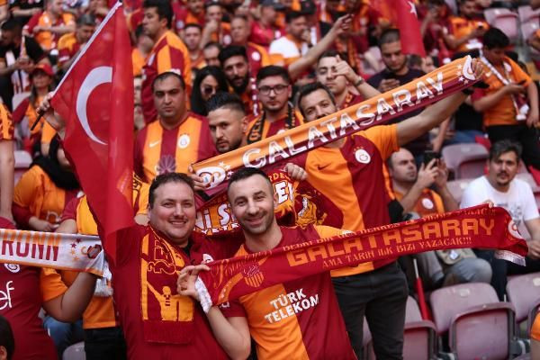Aslantepe'de futbol şöleni 19 Mayıs coşkusu - Resim: 3