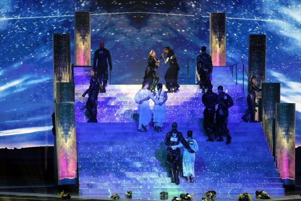Madonna İsrail'deki Eurovision'a Filistin bayrağıyla damga vurdu - Resim: 3