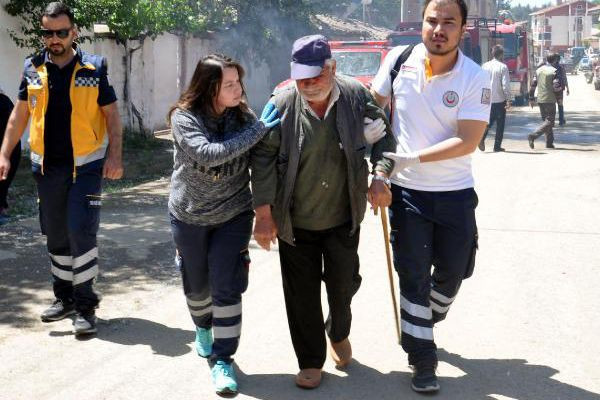 Tekirdağ Malkara'da yangın 2 evi kül etti - Resim: 3