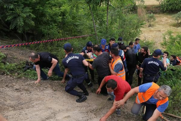 TIR ile otomobil çarpıştı: 1 ölü, 2 yaralı - Resim: 3