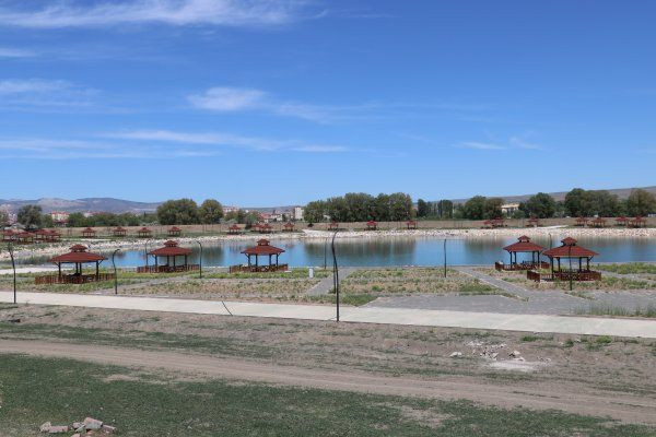 Sivas Şarkışla'da herkesi şaşırtan AK Parti havuzu - Resim: 3