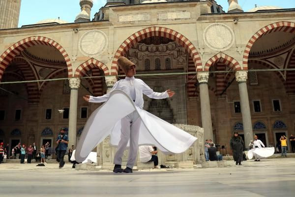 Selimiye Camii'nde semazen gösterisi büyüledi - Resim: 1