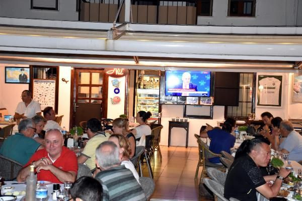Marmaris canlı yayına kilitlendi sokaklar turistlere kaldı - Resim: 3