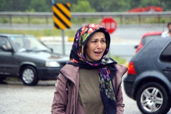 Bolu'da D-100'ün Ankara yönü selden dolayı trafiğe kapandı - Resim: 1