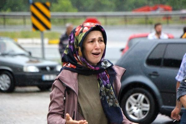 Bolu'da D-100'ün Ankara yönü selden dolayı trafiğe kapandı - Resim: 2