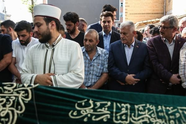 Binali Yıldırım'ın zor anları ağlamamak için kendisini zor tuttu - Resim: 1