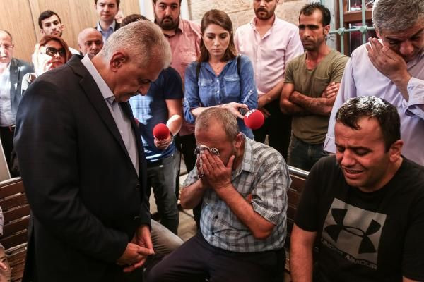 Binali Yıldırım'ın zor anları ağlamamak için kendisini zor tuttu - Resim: 4