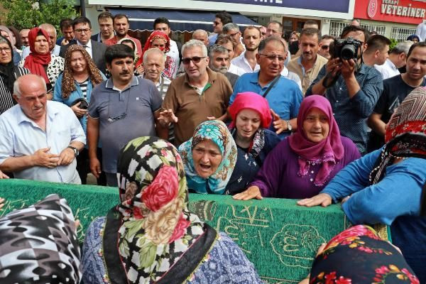 Gemlik İlçesi Kaymakamı Kemal İnan'ın acı günü gözyaşlarına boğuldu - Resim: 3