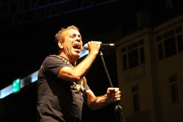 Atatürk'ün Bolu'ya gelişinin 85'inci yıldönümünde Haluk Levent sahne aldı - Resim: 2