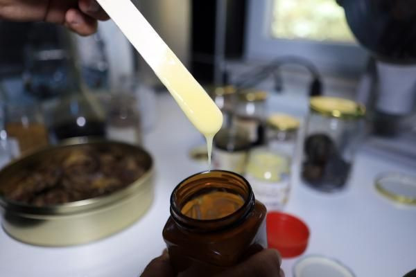 Arı sütü kanser hastaları ve bebek bekleyen çiftlere umut oldu - Resim: 1