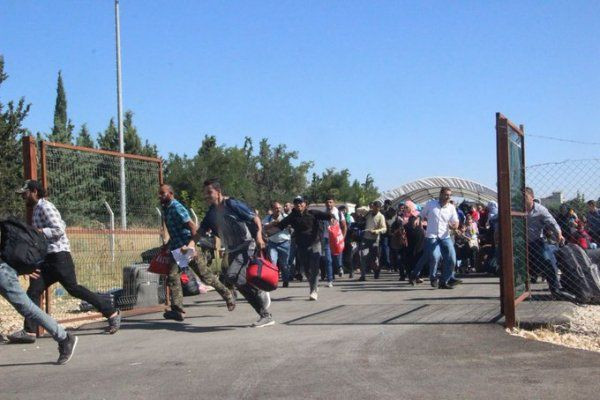 İstanbul'da kalmak isteyen Suriyeliler eylem yaptı - Resim: 4
