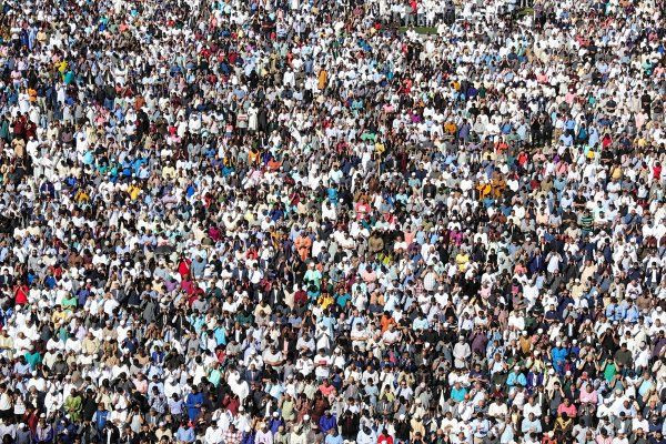 ABD'de binlerce Müslüman stadyumda bayram namazı kıldı - Resim: 2