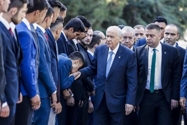 Devlet Bahçeli Türkeş'in kabrini ziyaret etti - Resim: 2