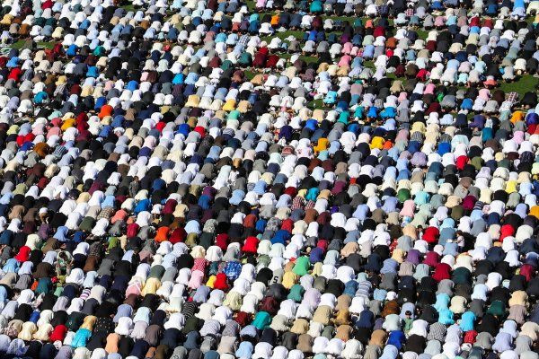 ABD'de binlerce Müslüman stadyumda bayram namazı kıldı - Resim: 3