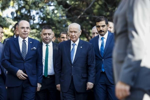 Devlet Bahçeli Türkeş'in kabrini ziyaret etti - Resim: 4