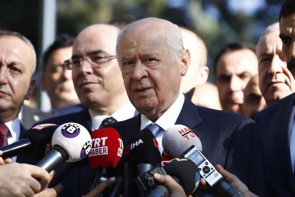 Devlet Bahçeli Türkeş'in kabrini ziyaret etti - Resim: 1