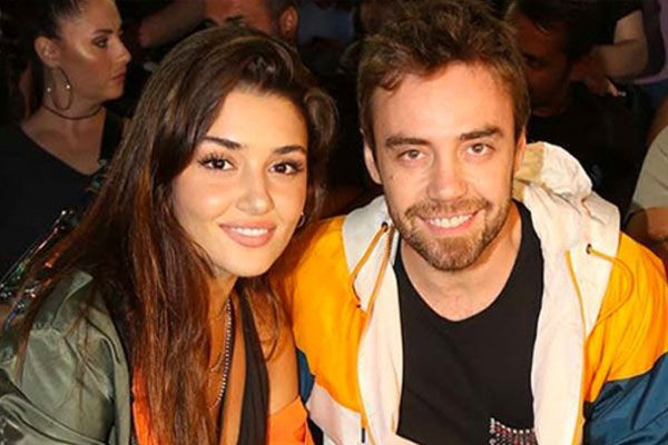 Hande Erçel'le gece yarısı paylaştığı poz olay oldu Murat Dalkılıç aşka geldi - Resim: 1