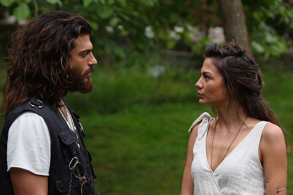 Demet Özdemir Kaan Yıldırım'la havuzda yakalandı aşkları ortaya çıktı - Resim: 1