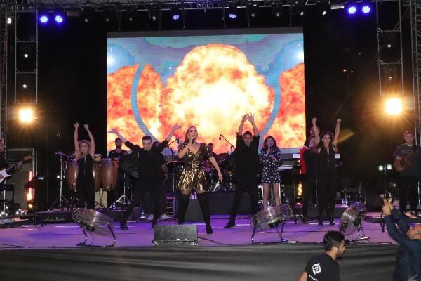 İrem Derici konserinde ortalık karıştı faciadan son anda dönüldü - Resim: 1