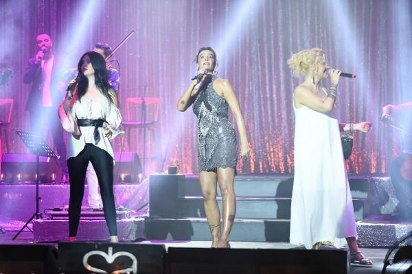 Şarkıcı Sıla Bodrum konserinde Emine Bulut için söyledi - Resim: 4