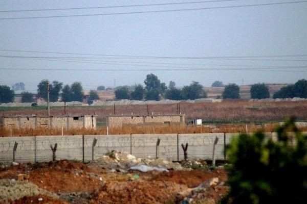 Fırat'ın doğusuna operasyon açıklaması sonrası YPG'li teröristler harekete geçti - Resim: 4