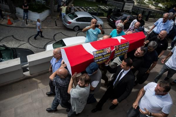 Öldüğü 2 gün sonra ortaya çıkmıştı! Süleyman Turan'ın cenazesinde katılanlar - Resim: 2