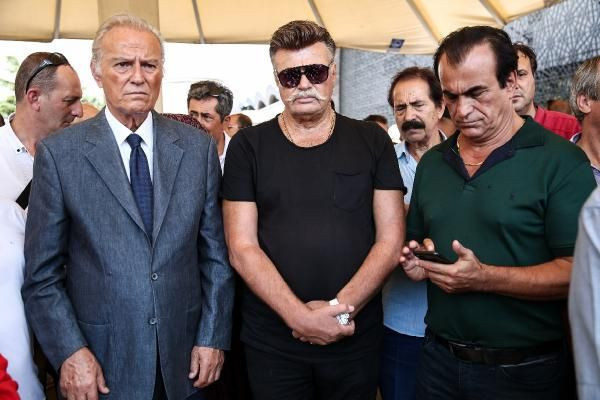 Öldüğü 2 gün sonra ortaya çıkmıştı! Süleyman Turan'ın cenazesinde katılanlar - Resim: 3