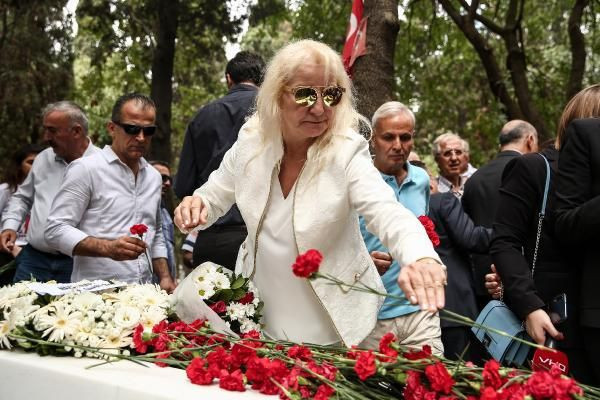 Tarık Akan ölümünün 3. yılında anıldı - Resim: 1