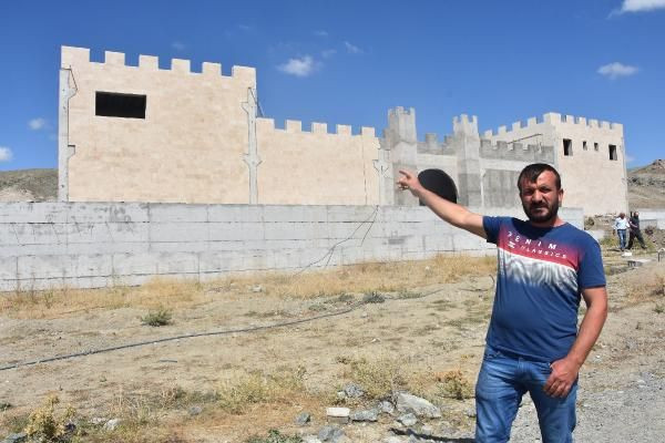 Sıra dışı yapıyı gören 'kale' sanıyor ne olduğunu öğrenen şaşırıyor! - Resim: 1